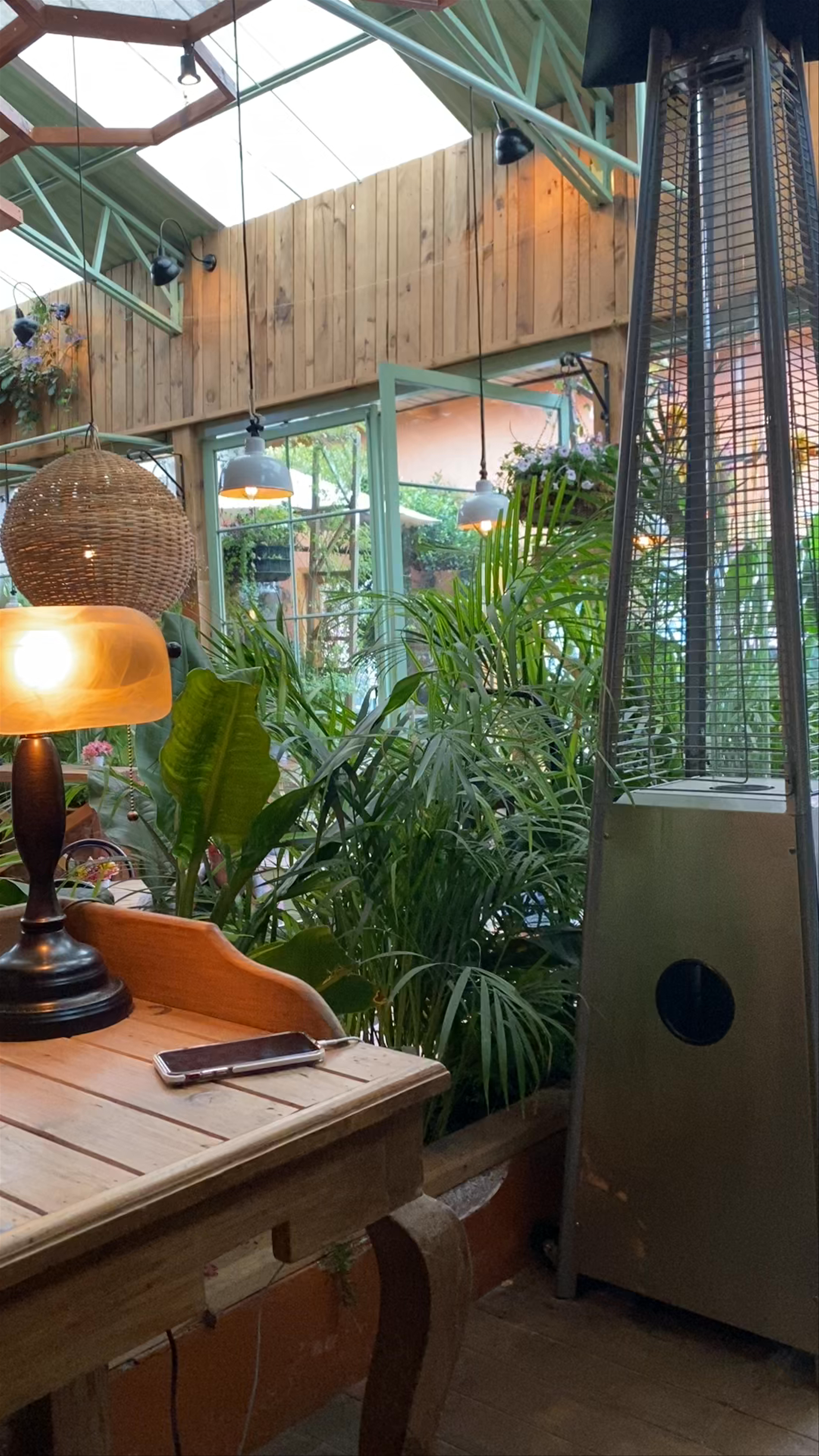 Sarajevo Café Jardin - Cozy Green Oasis in San Cristóbal de las Casas
