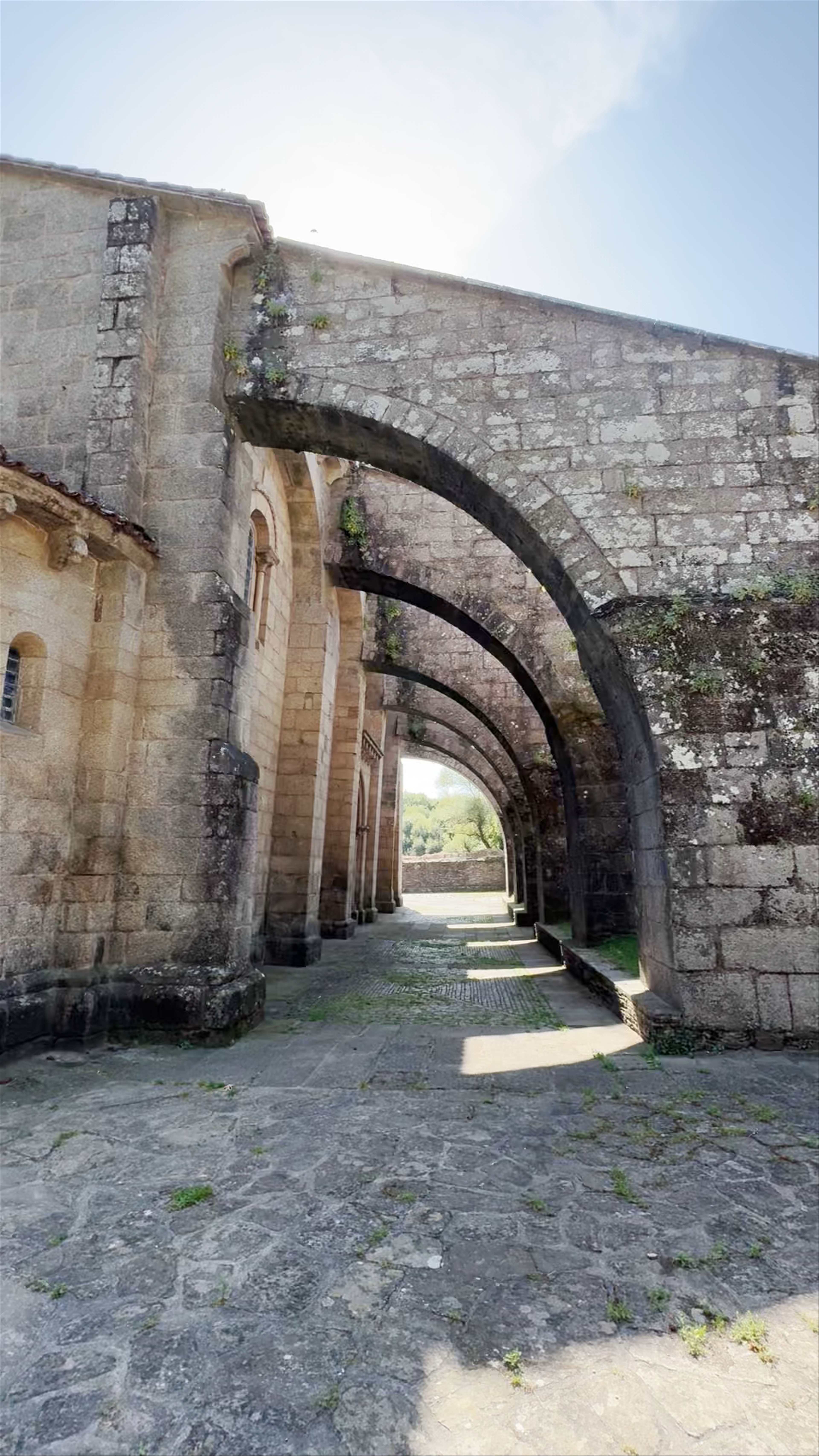 Colegiada de Santa Maria de Sar: Timeless Romanesque Arches in Santiago de Compostela