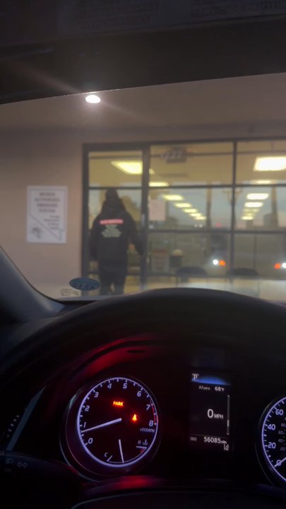 Smog Plus DMV - Este es el señor que rayó mi carro, horrible actitud, me da muchísima pena que exista esta gente trabajando ahí - Smog Check Stations Near Me - Las Vegas, Nevada