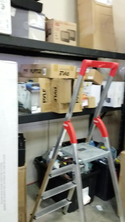 Treasurez For Less - Inside the warehouse - Electronics Near Me - Houston, Texas