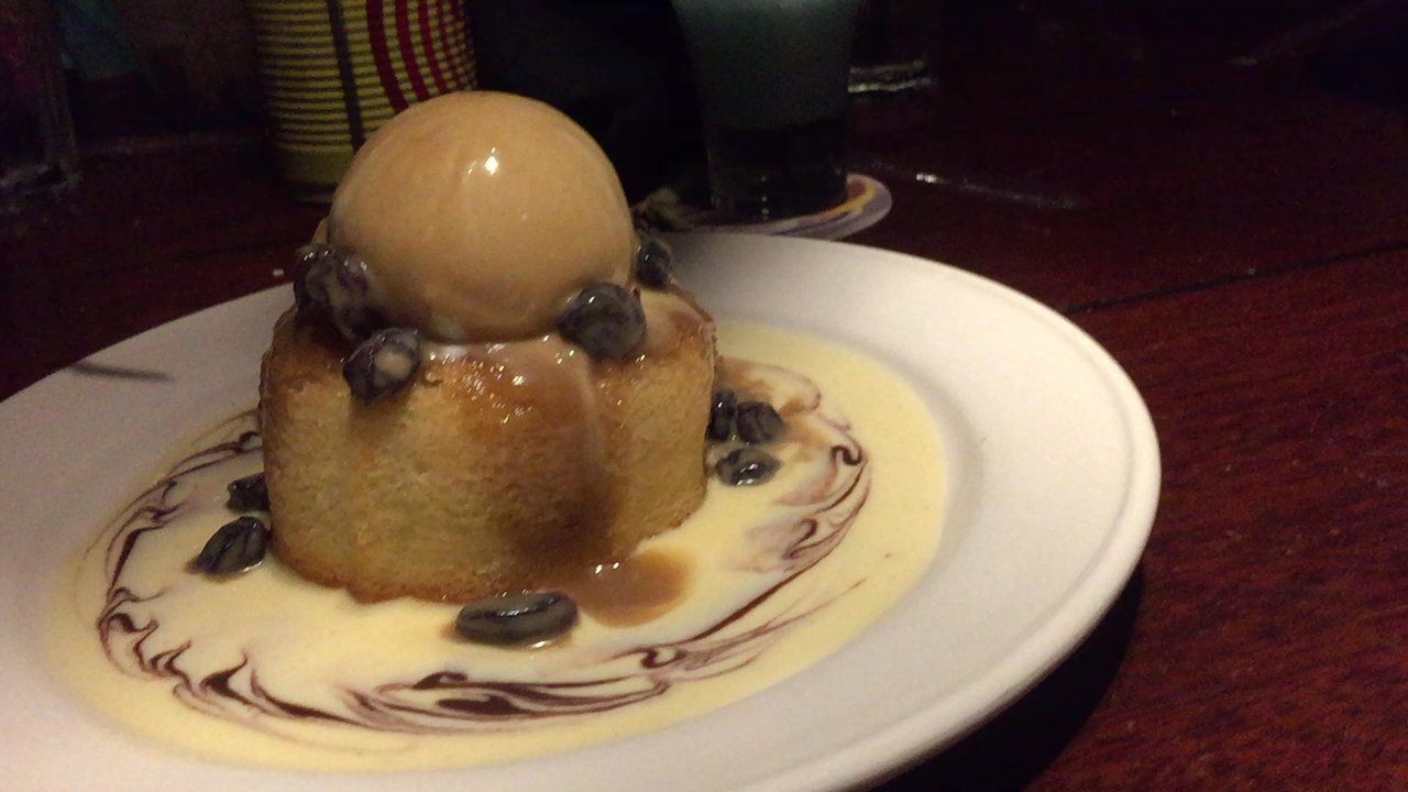 Bahama Breeze - The RuM Cake is Heaven!!! - Seafood Near Me - Raleigh, North Carolina