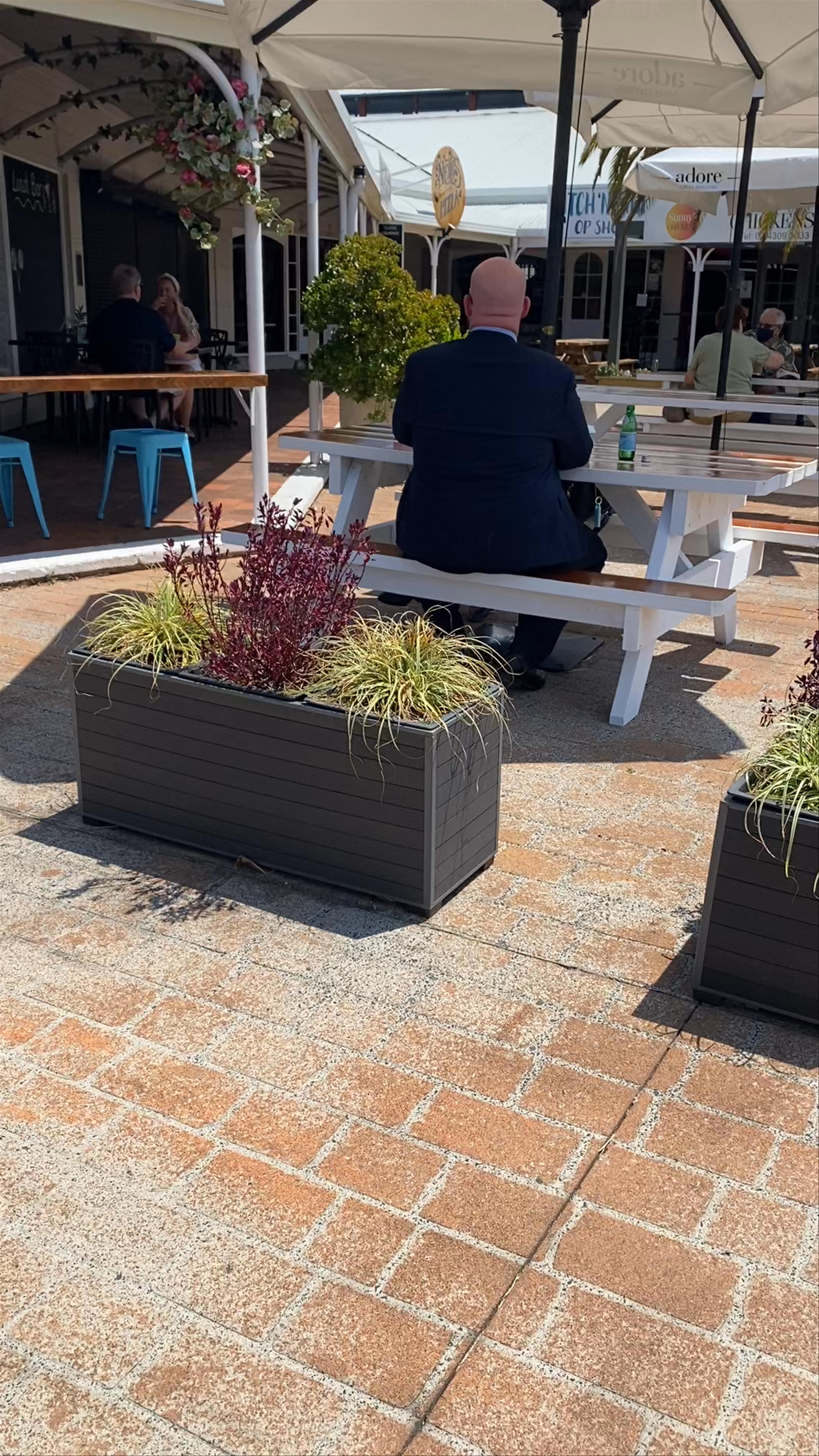 Lunch Bar - Barista Cafe & Bar: Sunny Outdoor Cafe Vibes in Woy Woy