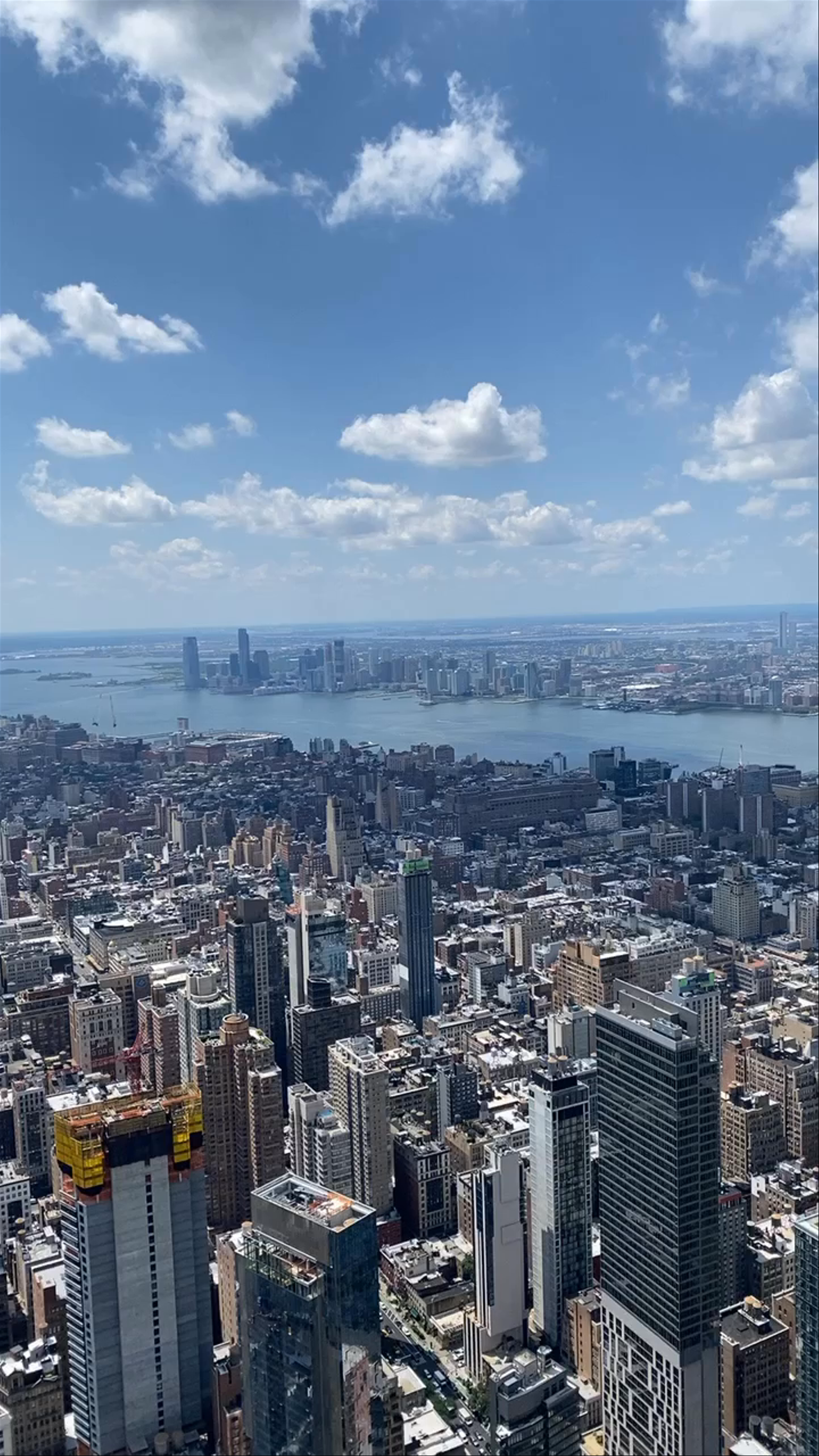 Empire State Building: Iconic Views of New York City Skyline