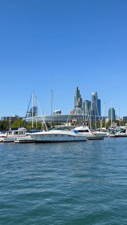 Burnham Harbor - Such a beautiful day for sailing. Going back to Burnham Harbor to dock the sailboat. - Boating Near Me - Chicago, Illinois
