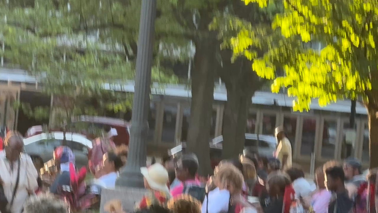 Linn Park - Some of the crowd - Parks Near Me - Birmingham, Alabama