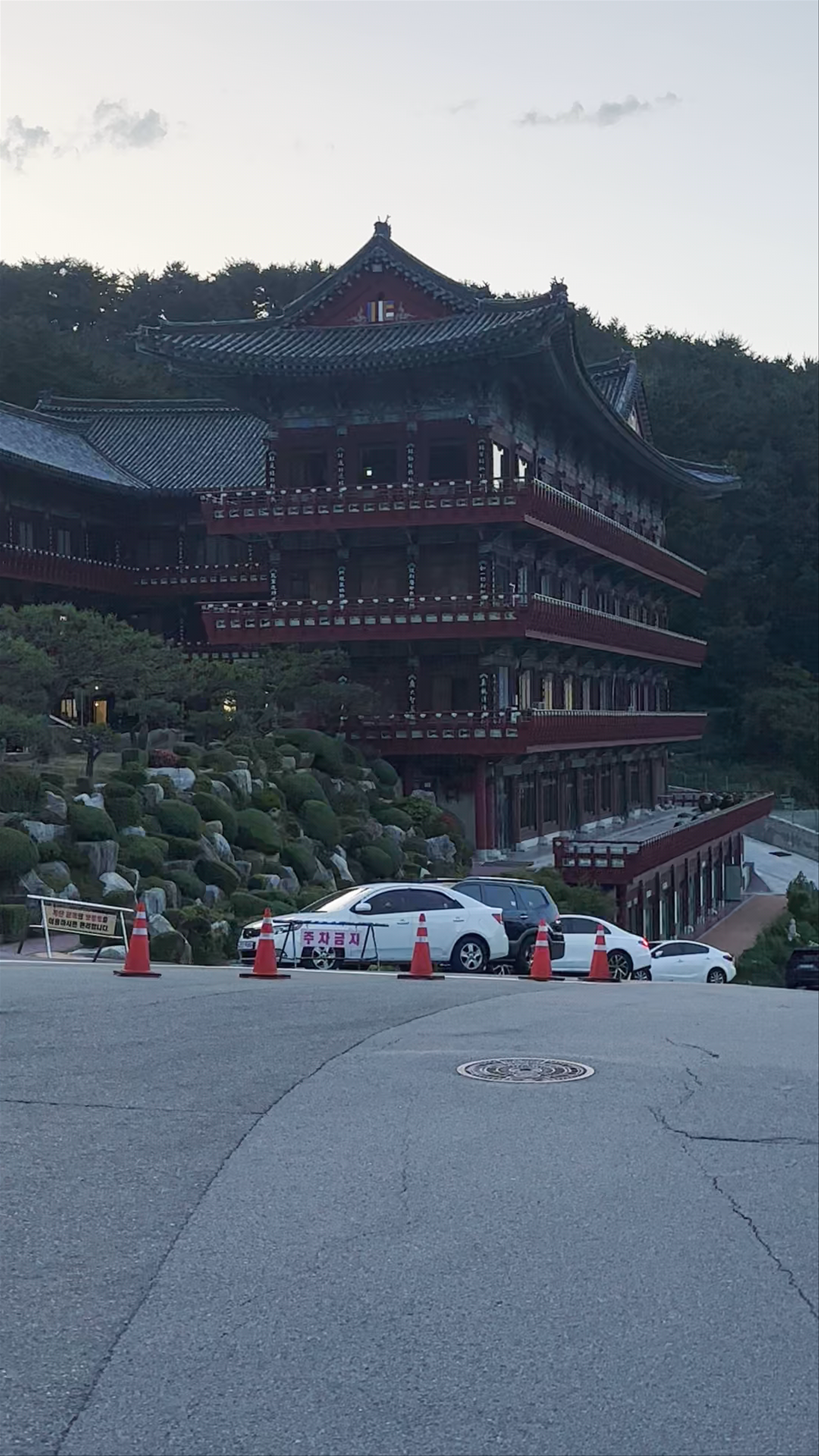 Samgwangsa Temple: Spiritual Serenity in Busan