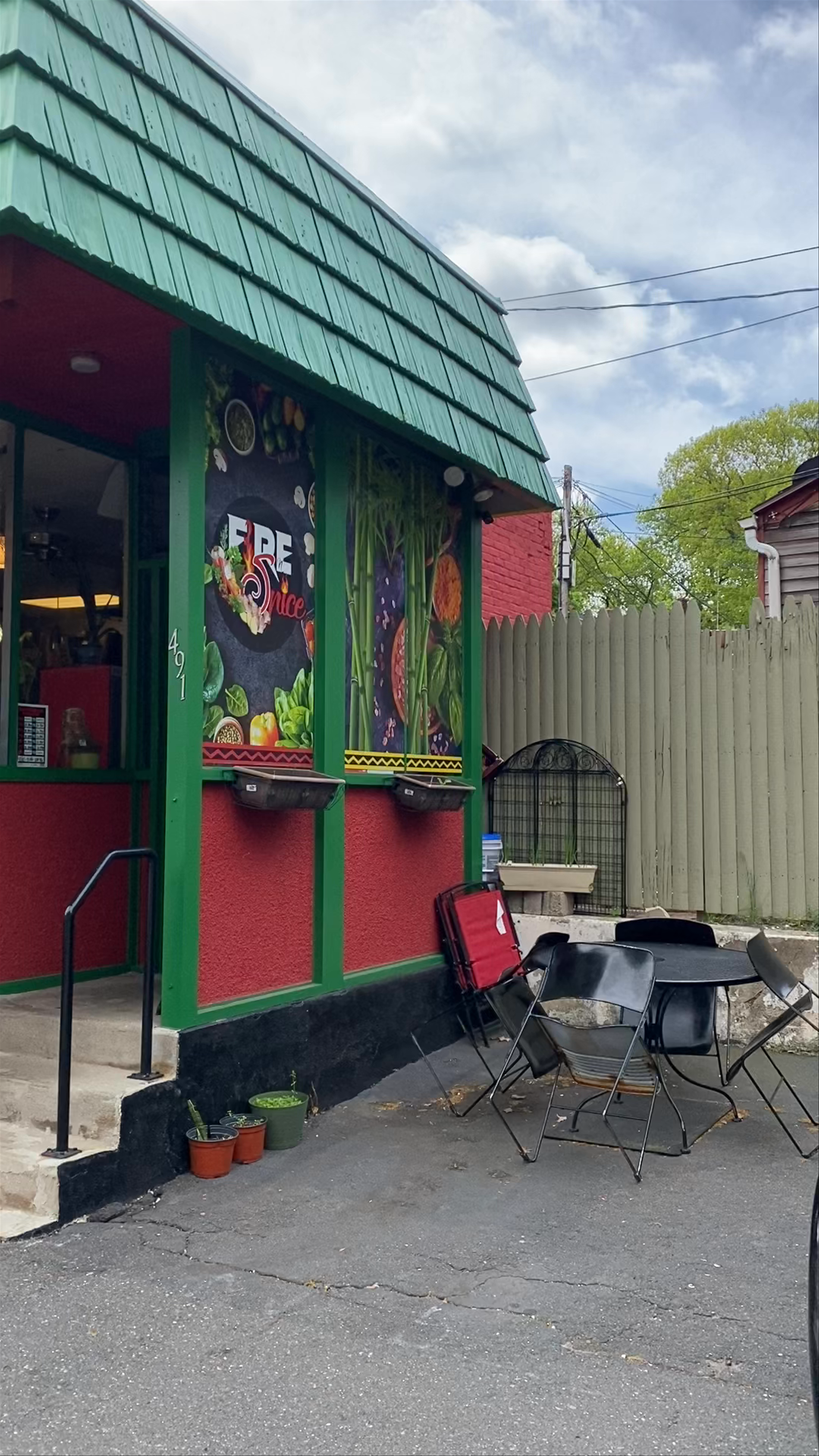 Fire-N-Spice Vegan Restaurant & Bakery in Hartford, Connecticut