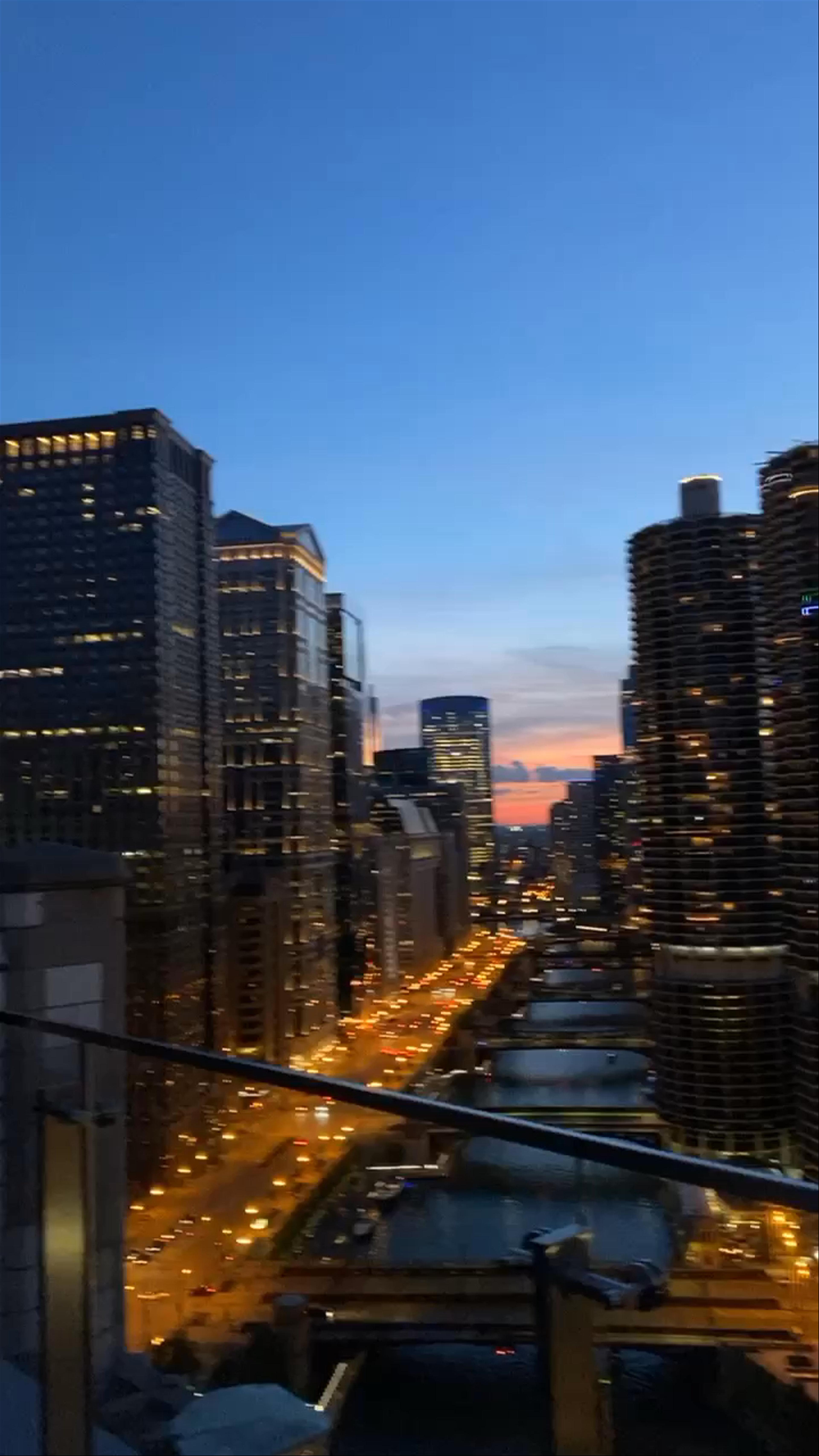 Chicago Skyline at Dusk: Urban Twilight Magic from London House