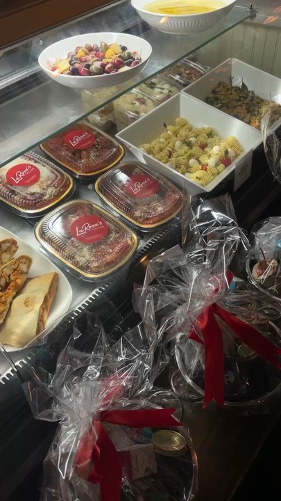 LaRosa's - Italian Near Me - Andover, Massachusetts