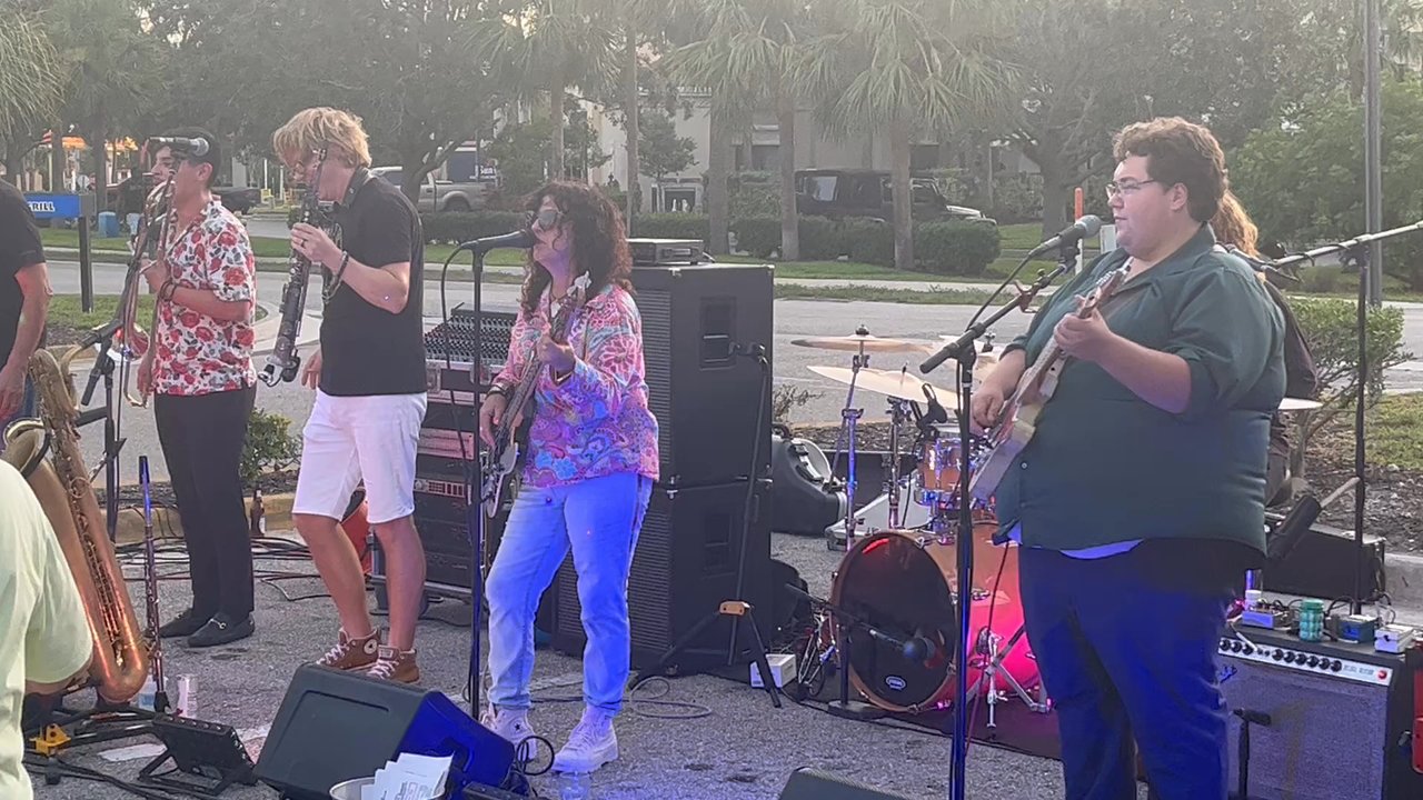 Rusty's Raw Bar and Grill - Estero - Bars Near Me - Estero, Florida