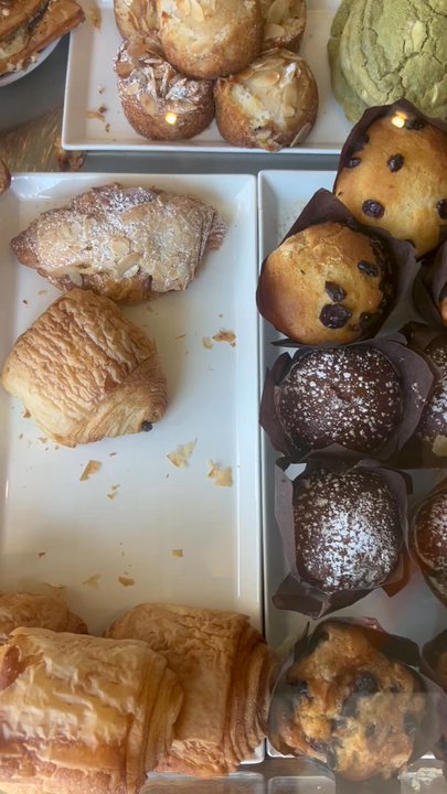 La Colombe Coffee Roasters - Flying insects inside - Coffee & Tea Near Me - Beverly Hills, California