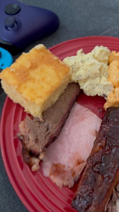 Randy's Roadhouse BBQ - Corn bread ham brisket ribs pulled pork potato salad Mac n cheese apple pie filling baked beans coleslaw - Barbeque Near Me - Onsted, Michigan