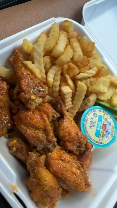 Wing Master - 10 Wing Combo Mild Lemon Pepper - Chicken Wings Near Me - Montgomery, Alabama