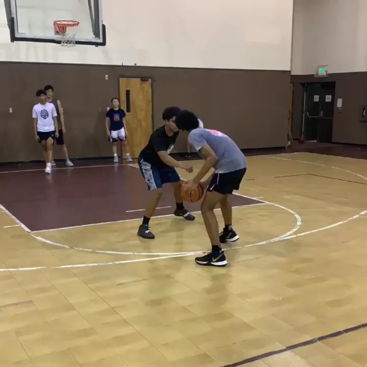 HoopRight - Learn 1 on 1 skills and moves today! - Basketball Courts Near Me