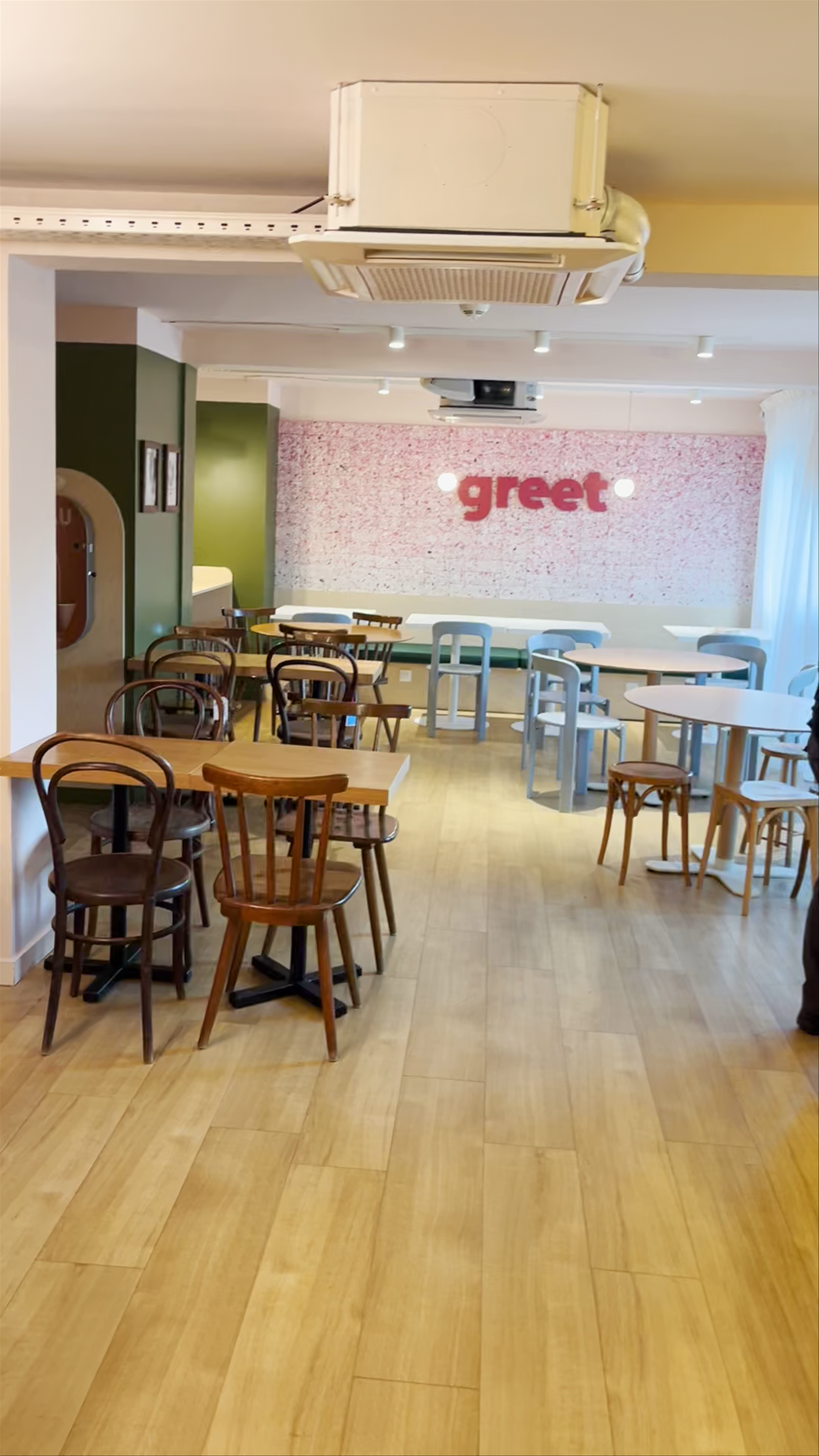 Cozy Breakfast Buffet at greet Hôtel Prévessin Genève Aéroport
