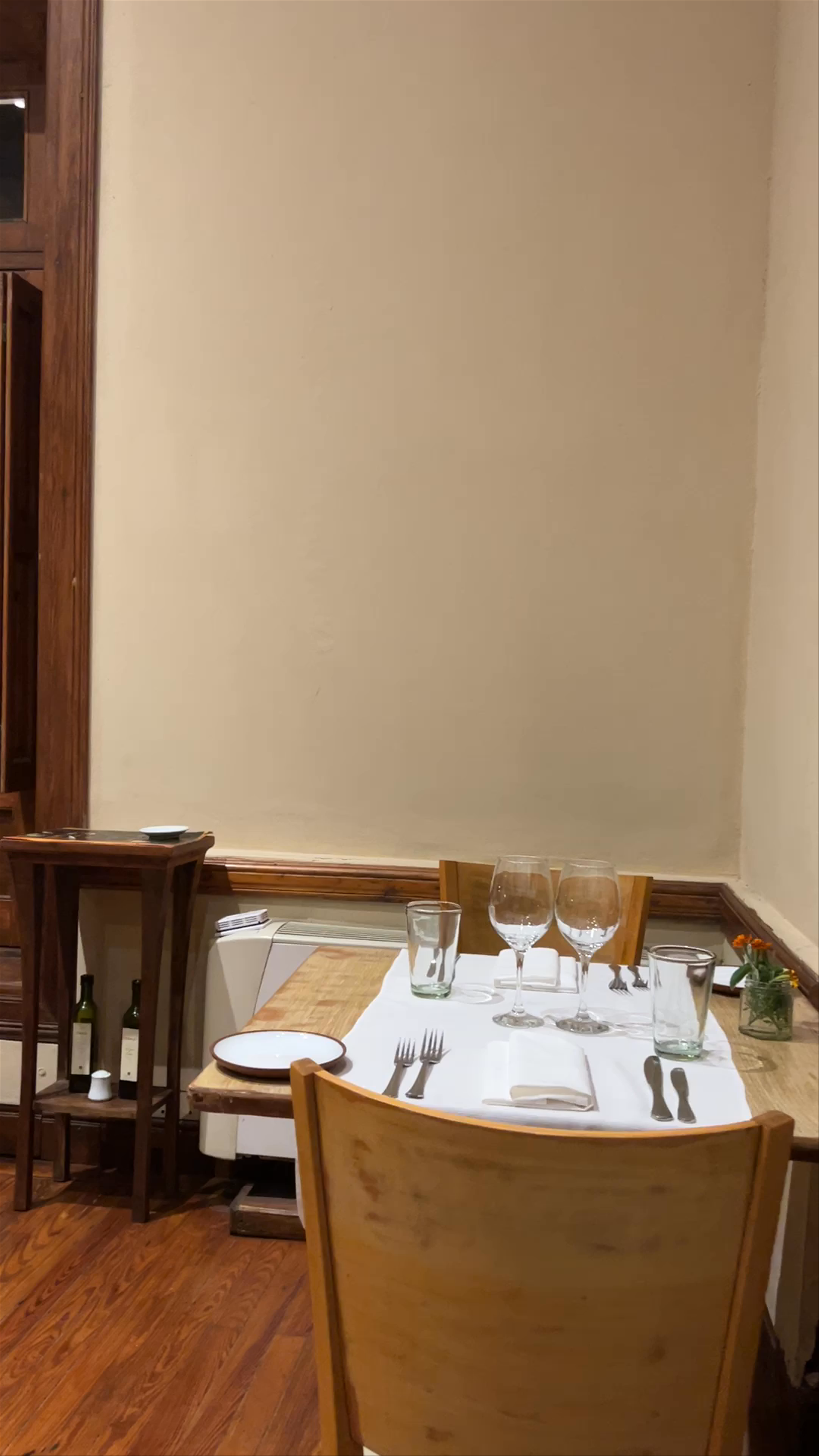 Elegant Dining Experience at Club Tapiz in Russell, Maipú