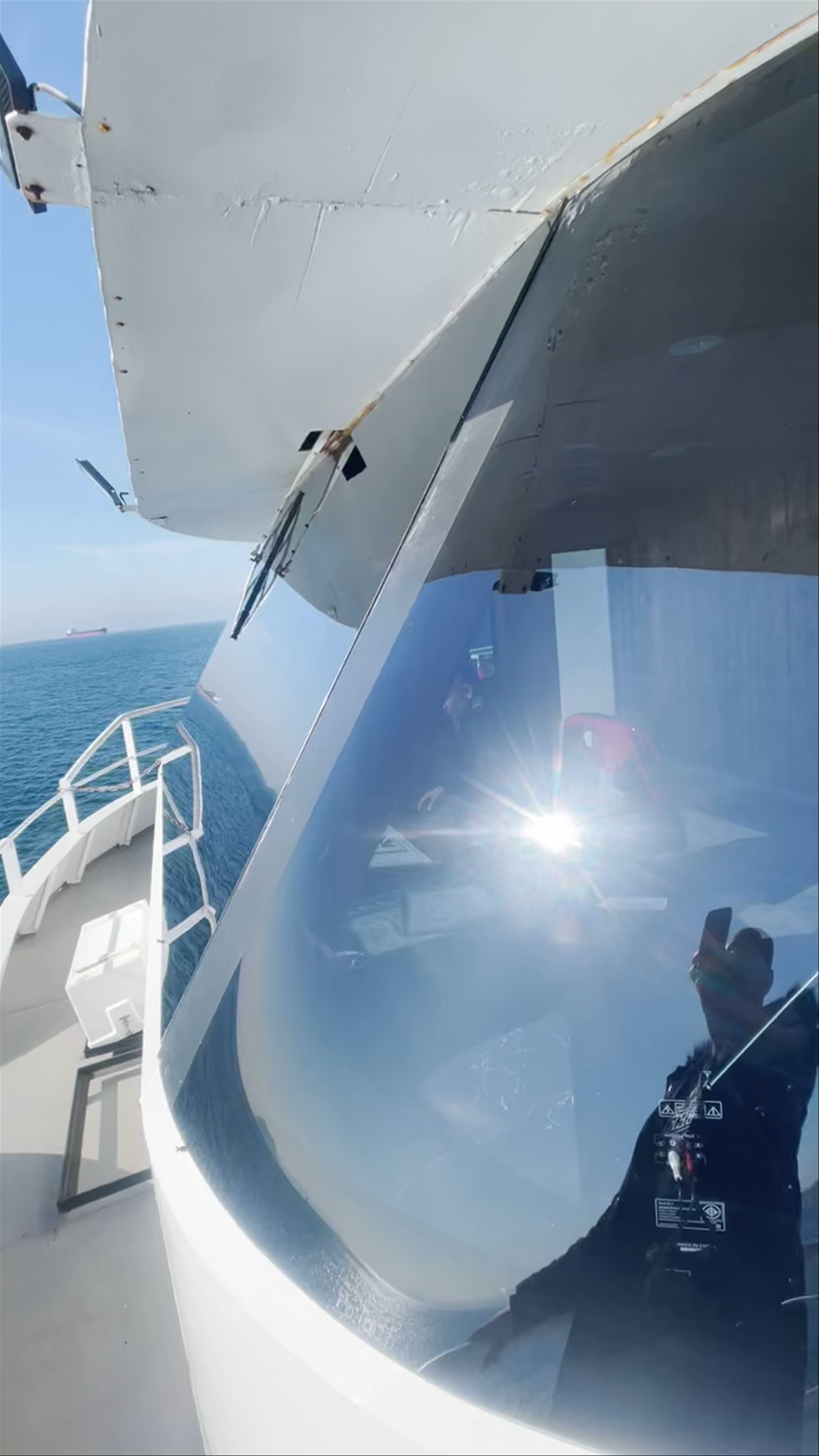 Bosphorus Boat Ride: Sunlit Sailing in Istanbul, Türkiye