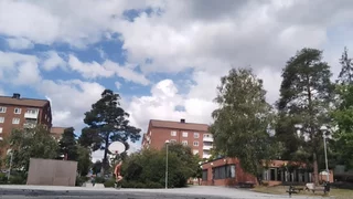 riu set: 2 foot coast - one foot backwards