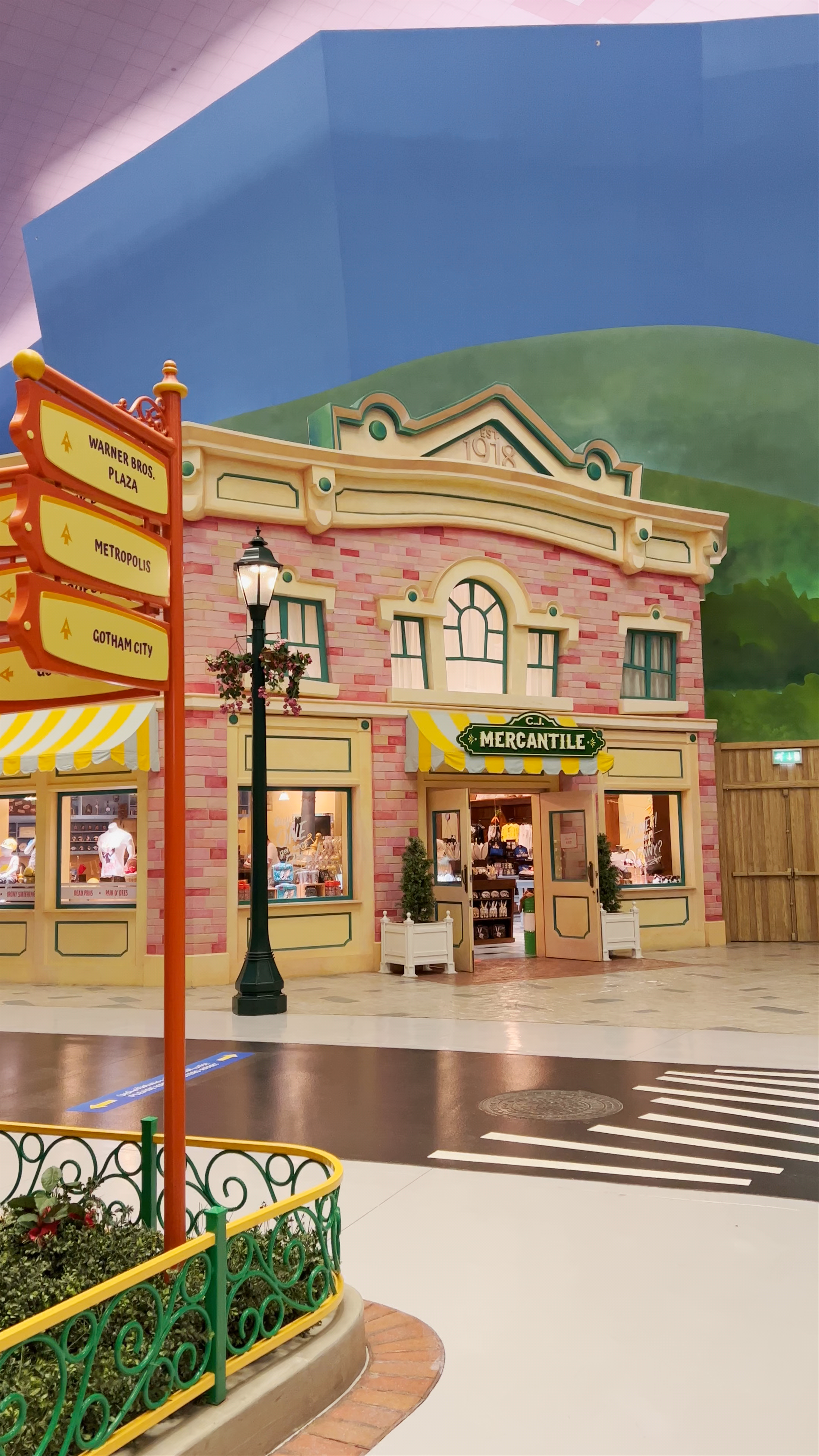 Warner Bros World Abu Dhabi: Immersive Indoor Theme Park