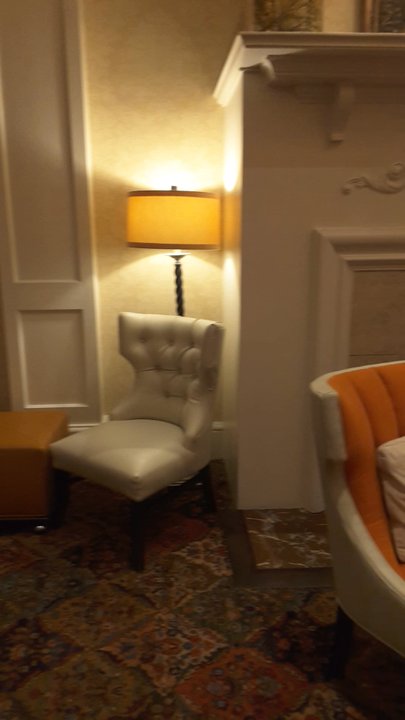 Wayne Hotel - Lobby. - Hotels Near Me - Wayne, Pennsylvania