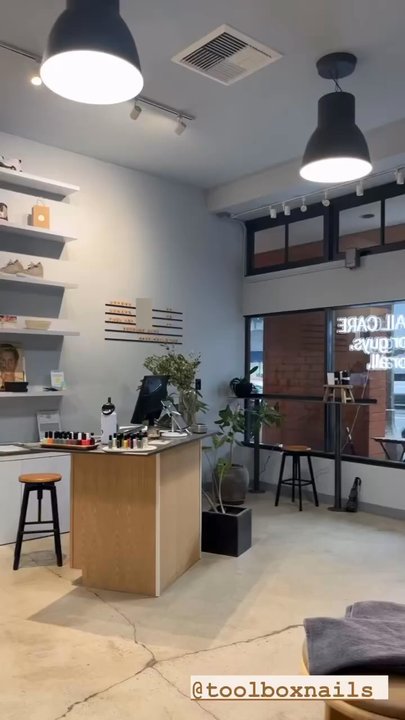 Toolbox - Getting my nails painted for first time. - Nail Salons Near Me - Los Angeles, California