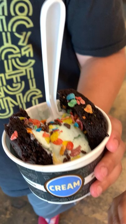 CREAM - Cream sandwiches - Desserts Near Me - Fresno, California