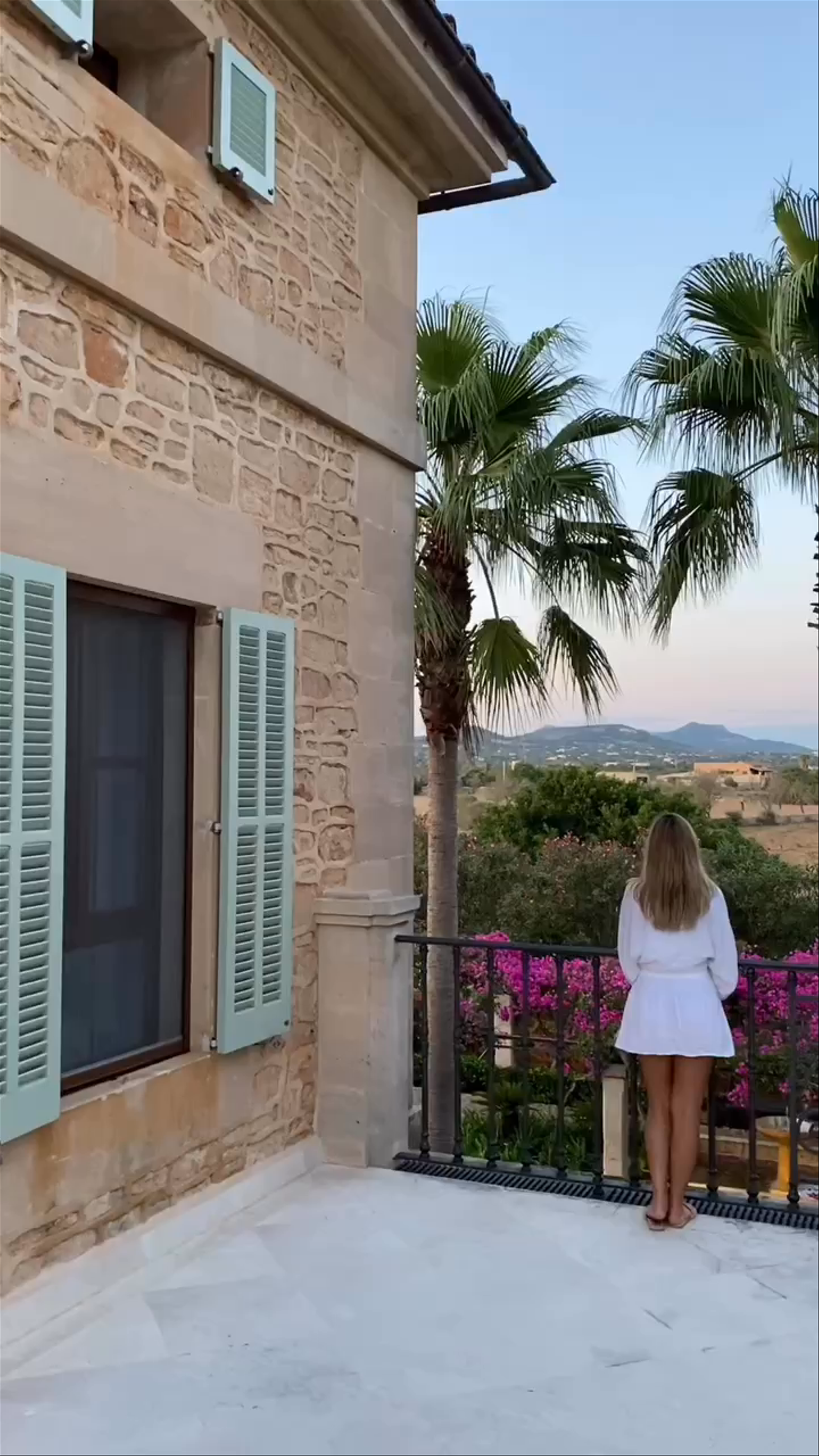Cal Reiet Holistic Retreat: Serene Sunset in Santanyí