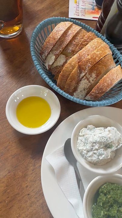 Villa Augustus - Whipped ricotta and fresh pesto with bread - Hotels Near Me - Dordrecht, ZH