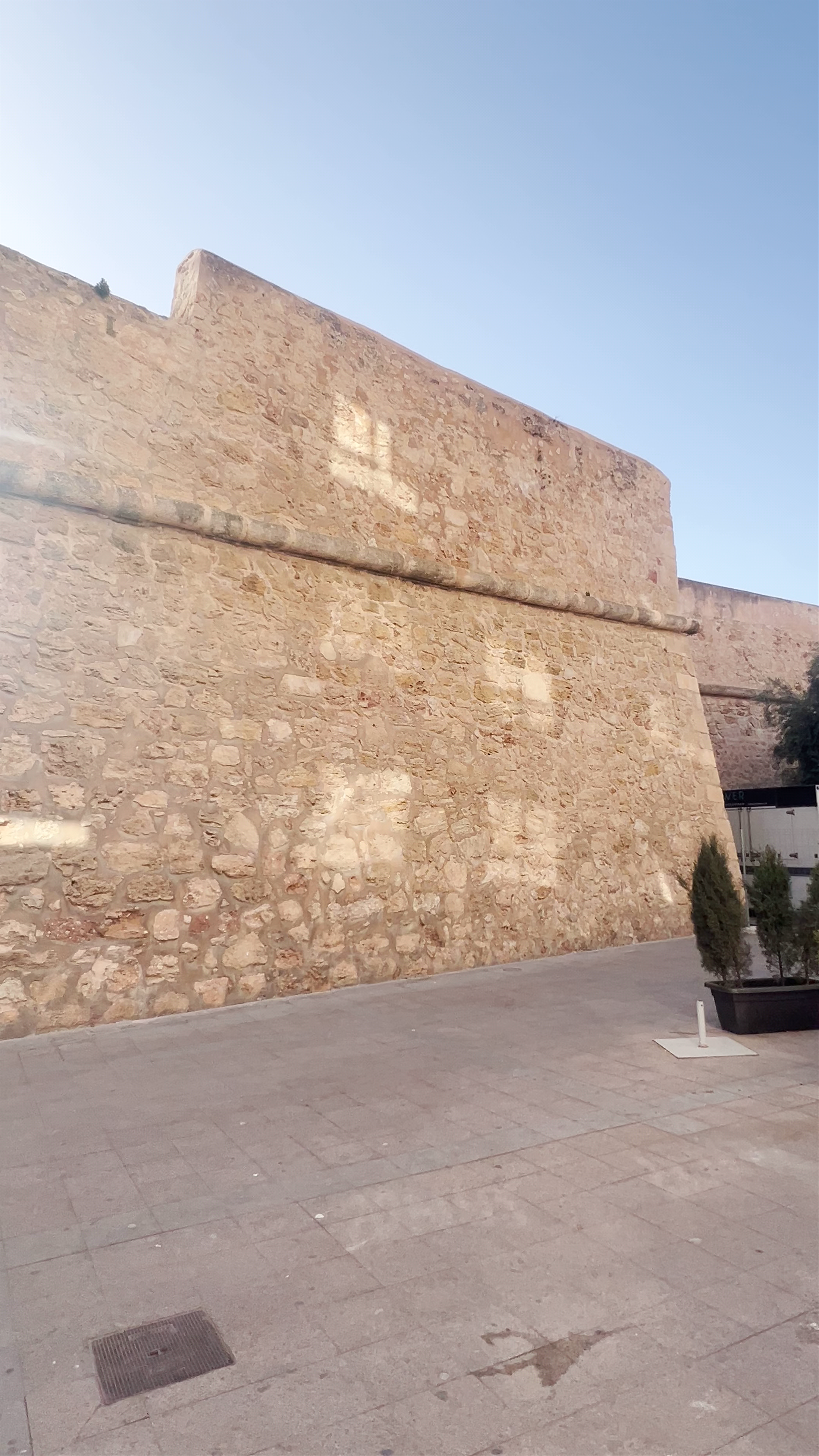 Castell de Santa Pola: Exploring the Historic Fortress Walls