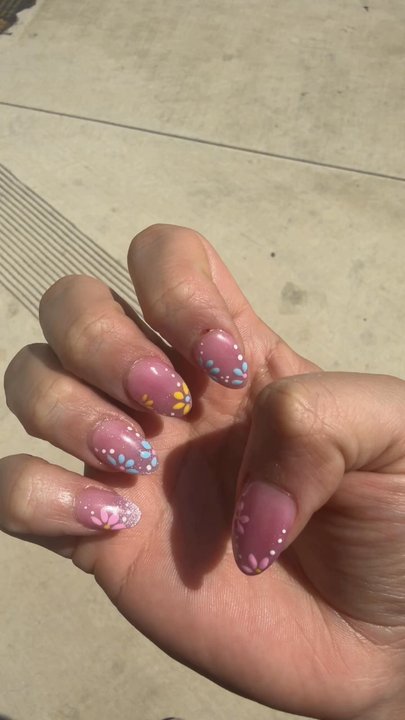 Qq Nail Spa - Nail Salons Near Me - Long Beach, California