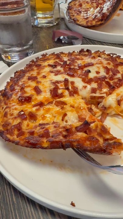 El Palenque Pizzería Restaurant - Chorizo pizza - New American Near Me - Hialeah, Florida