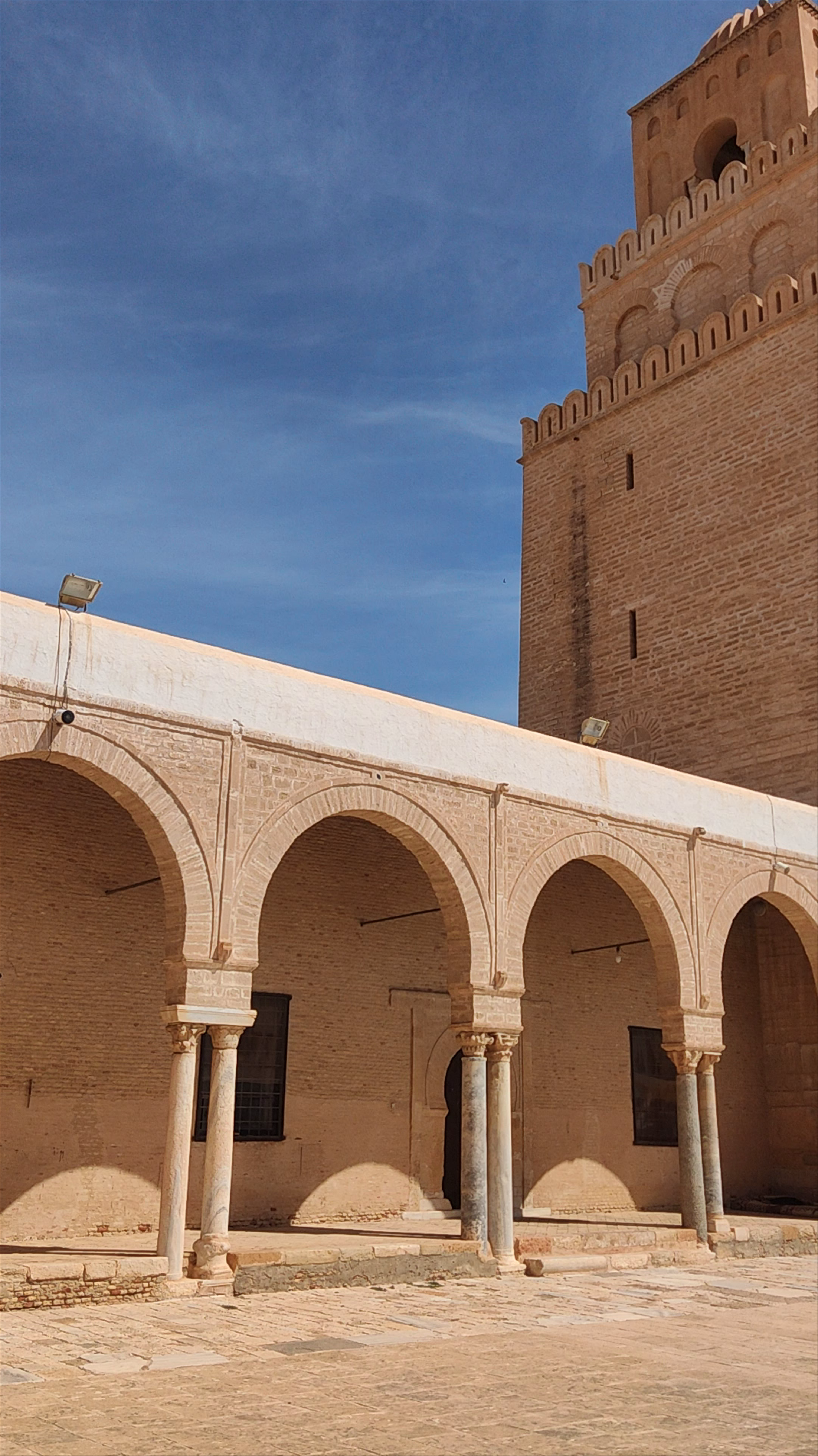 Mosquée Okba Ibn Nafaa: Majestic Heritage in Kairouan, Tunisia