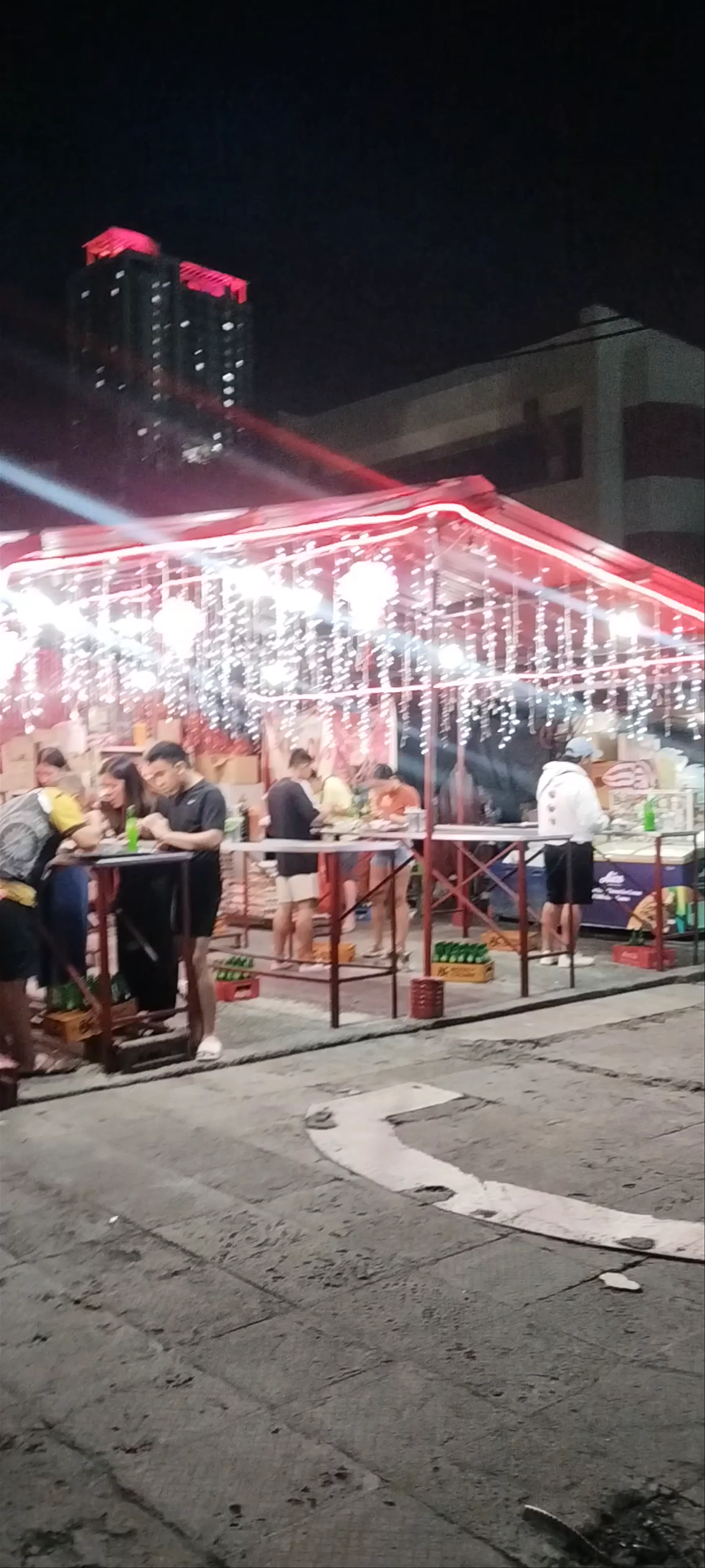 Jim's Pares & Mami