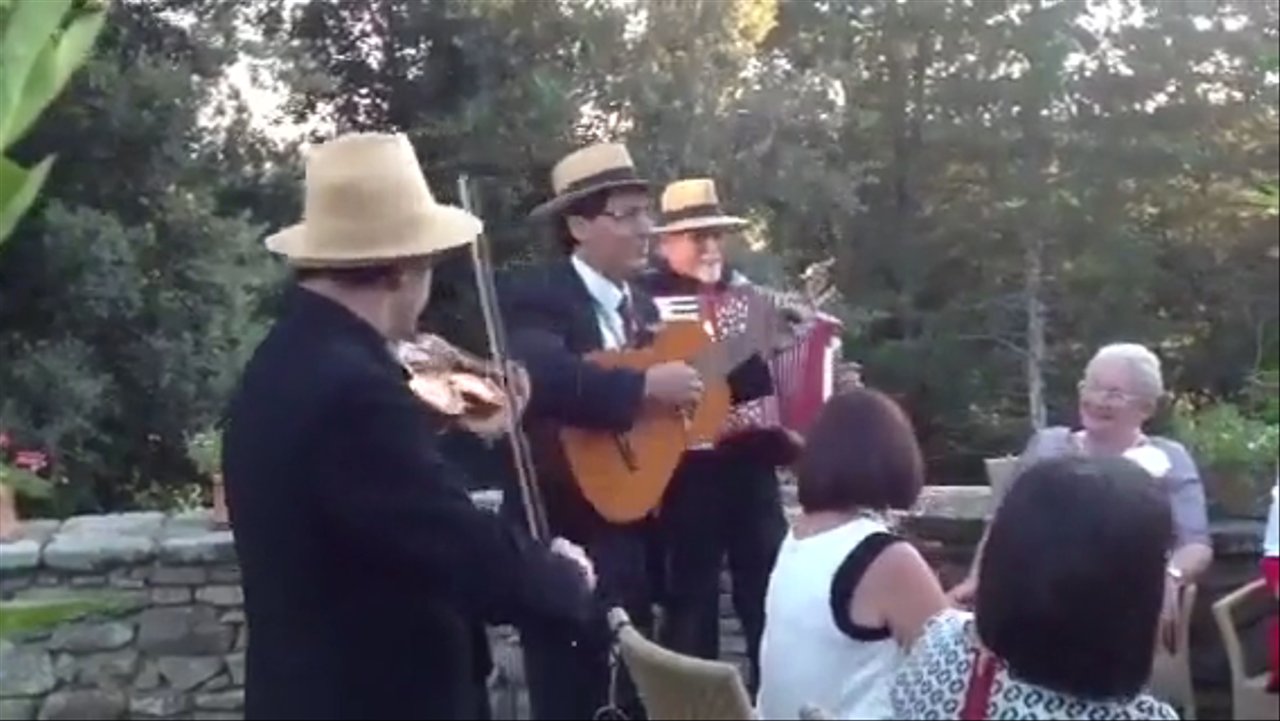 The Tuscany Folk Band @ Castello di Gargonza - video
