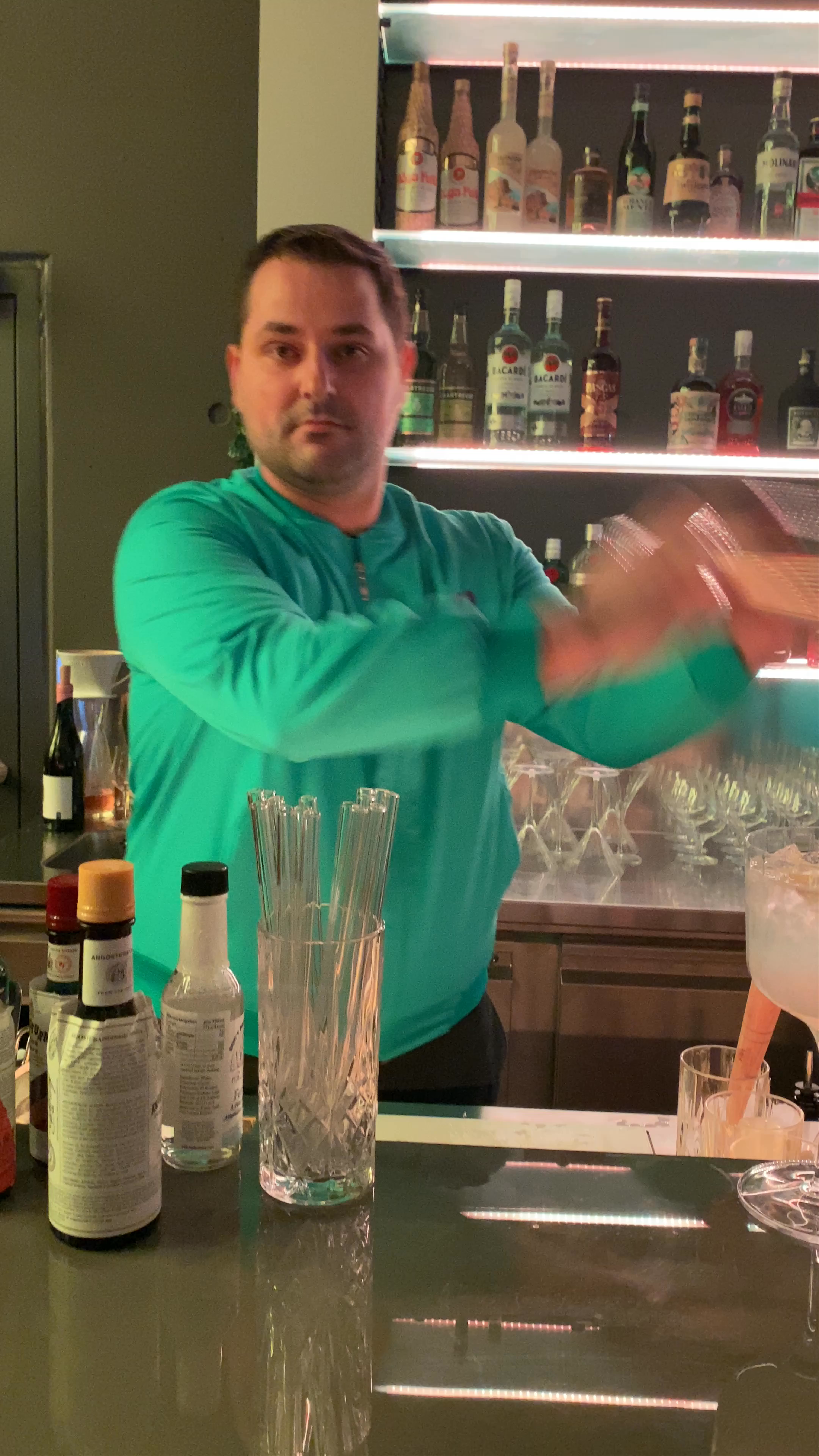 NFT SKYBAR: Vibrant Mixology Experience in Frankfurt am Main