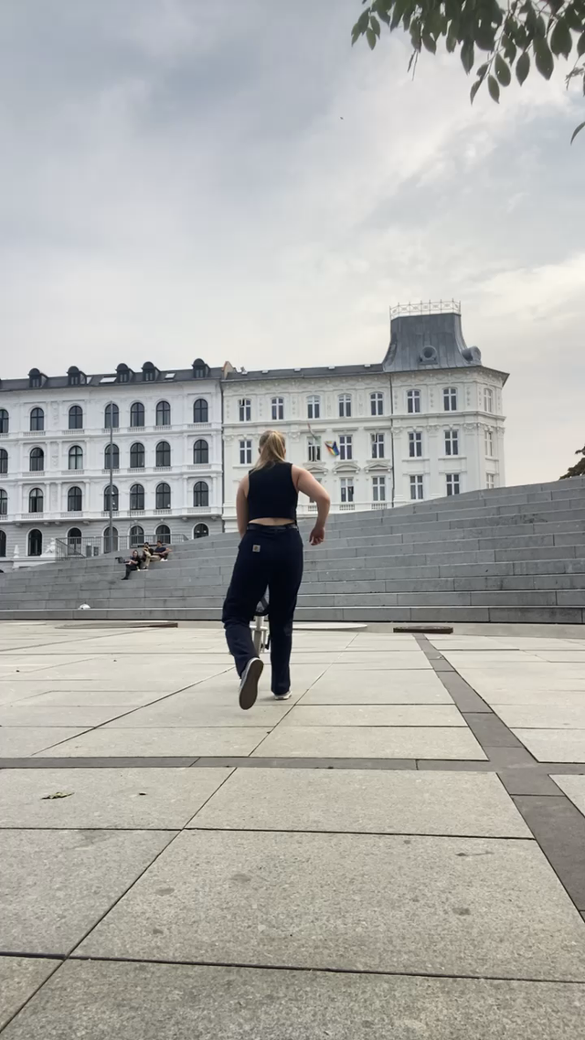 riu submission: Spoke walk to hop on wheel