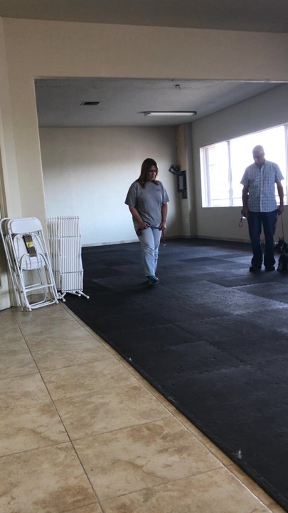 Patience Unlimited - Barbara showing us how to do turns in place - Pet Training Near Me - Tucson, Arizona