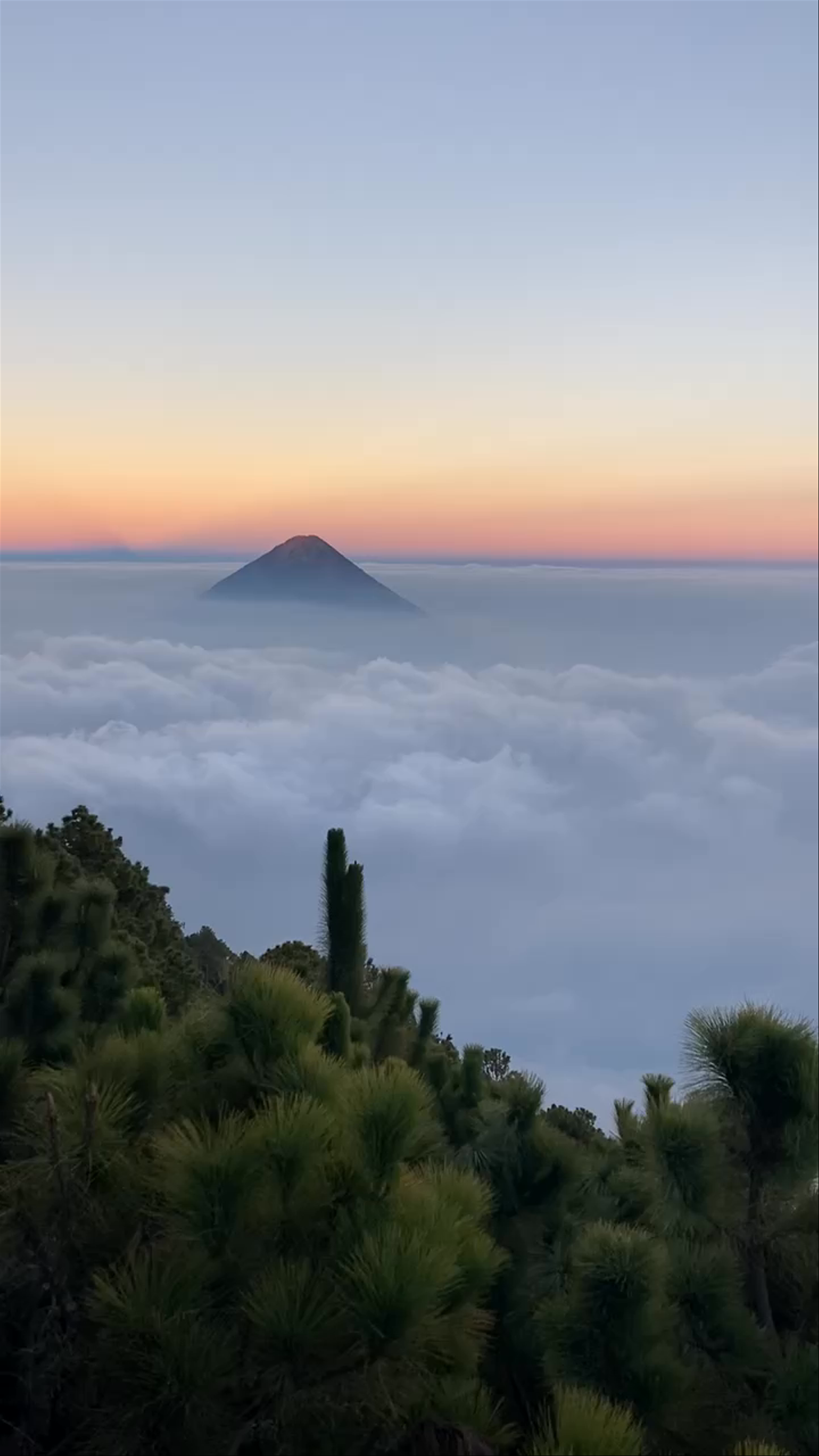 Mirador Volcán Acatenango del Shiro