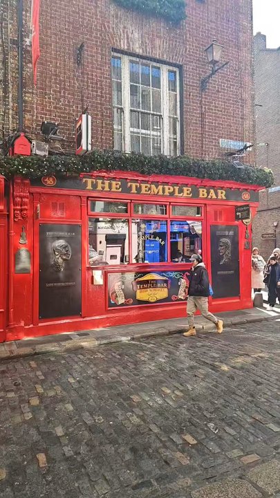 The Temple Bar - Pubs Near Me - Dublin, D