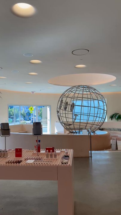 Glossier LA - The store was so cutesy very demureeee - Cosmetics & Beauty Supply Near Me - West Hollywood, California