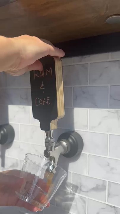The Traveling Taps Bar - Cocktails on draft - Bartenders Near Me
