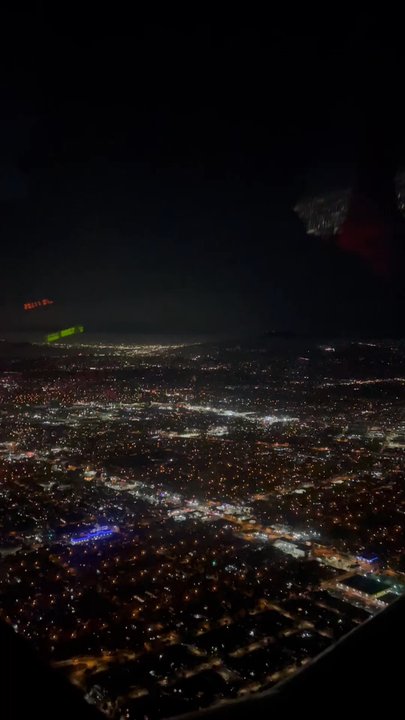Sunset Flights - I booked a tour for my 2 year anniversary, everything was smooth, the communication, the timing, and the pilot was very pleasant. - Aerial Tours Near Me - El Monte, California