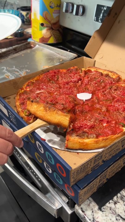 Vero Chicago Pizza - Amazing pizza!!!!!! - Pizza Near Me - Maricopa, Arizona