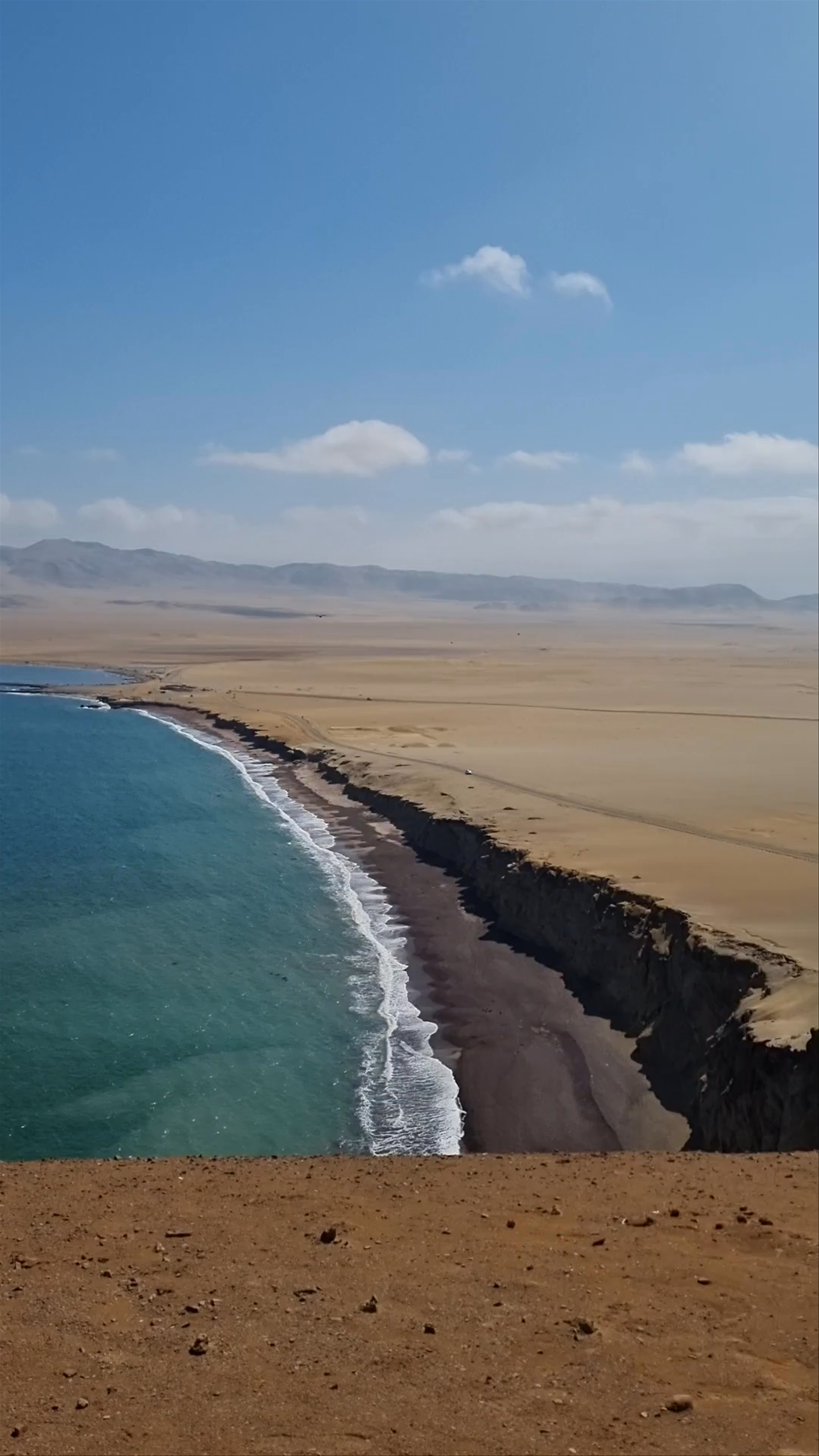 Mirador Istmo II: Majestic Coastal Views in Paracas, Peru