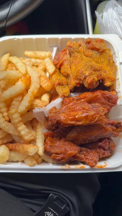 A&D  Buffalo's - 15 piece Lemon pepper and buffalo hot! - American Near Me - Valley Stream, New York