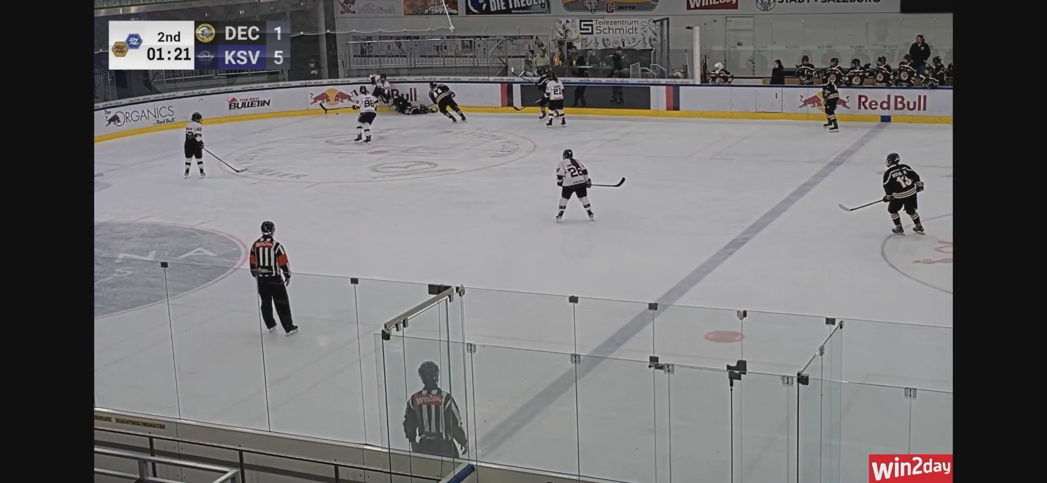 Hana Ostadal's Powerful Hit with KSV Highlanders