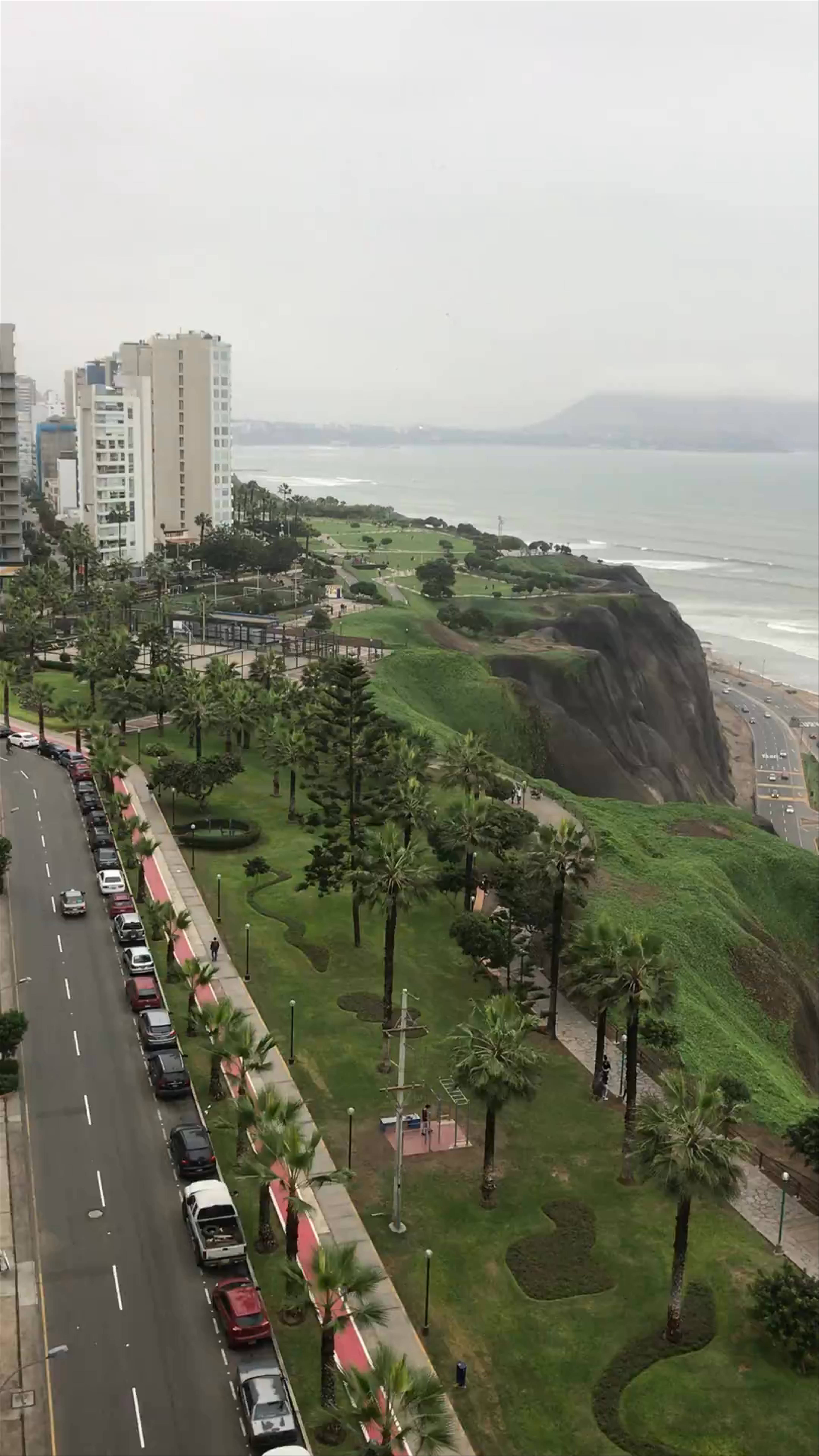 Parque Malecón de la Marina: Coastal Serenity & Urban Vistas in Miraflores, Peru