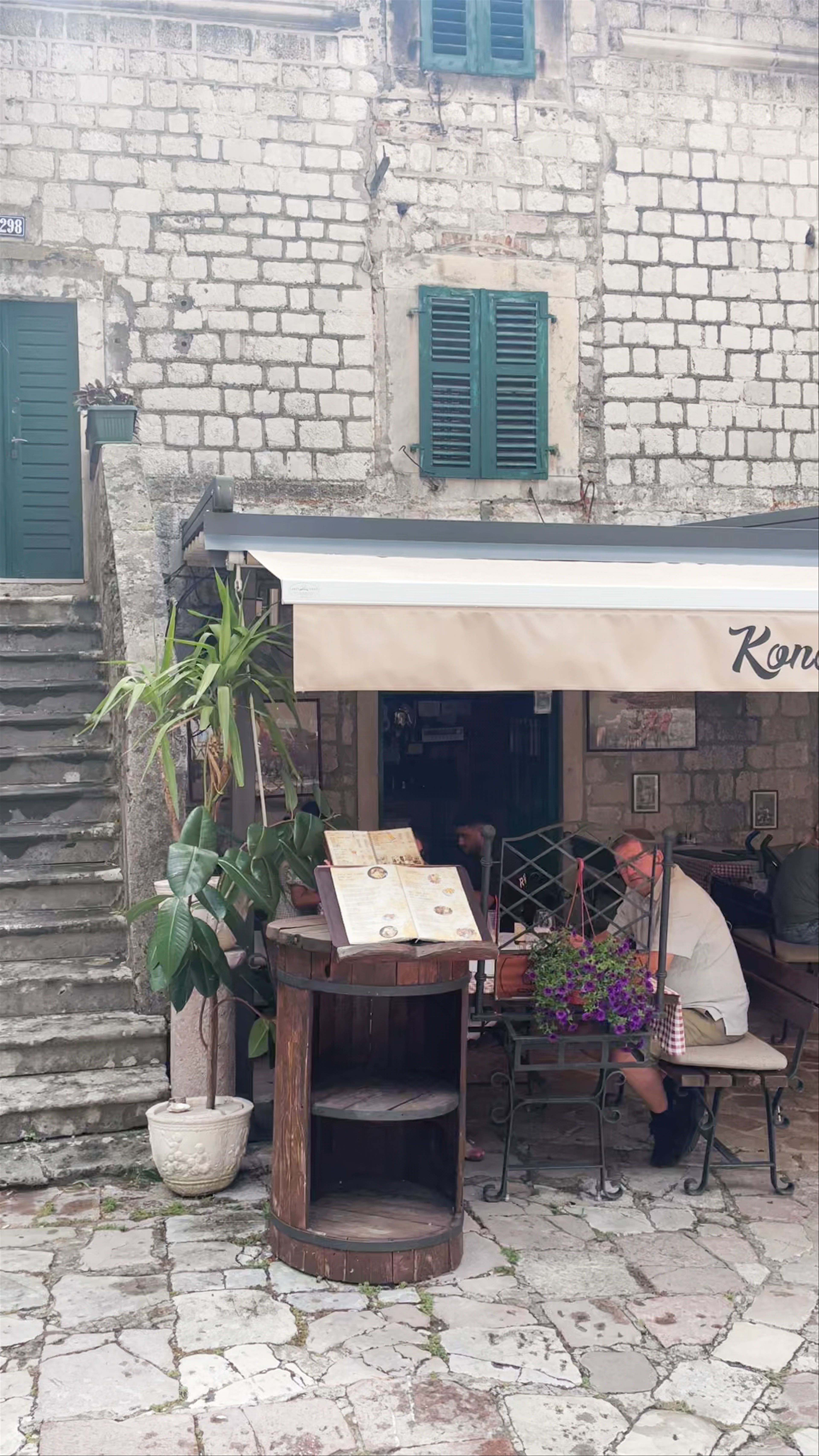 Konoba Roma: Charming Outdoor Dining in Kotor, Montenegro