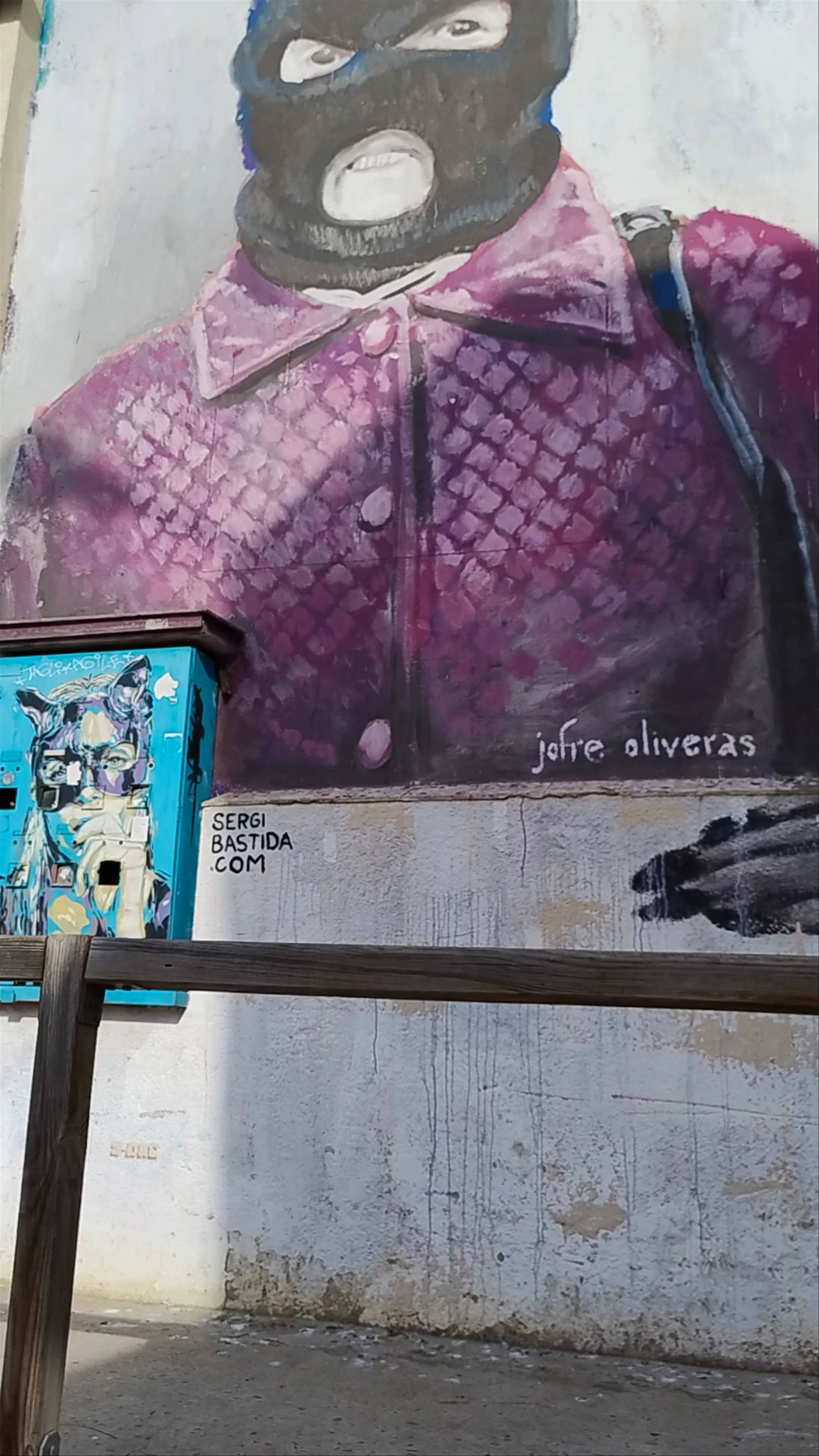 Nau Bostik, Carrer Ferran Turné