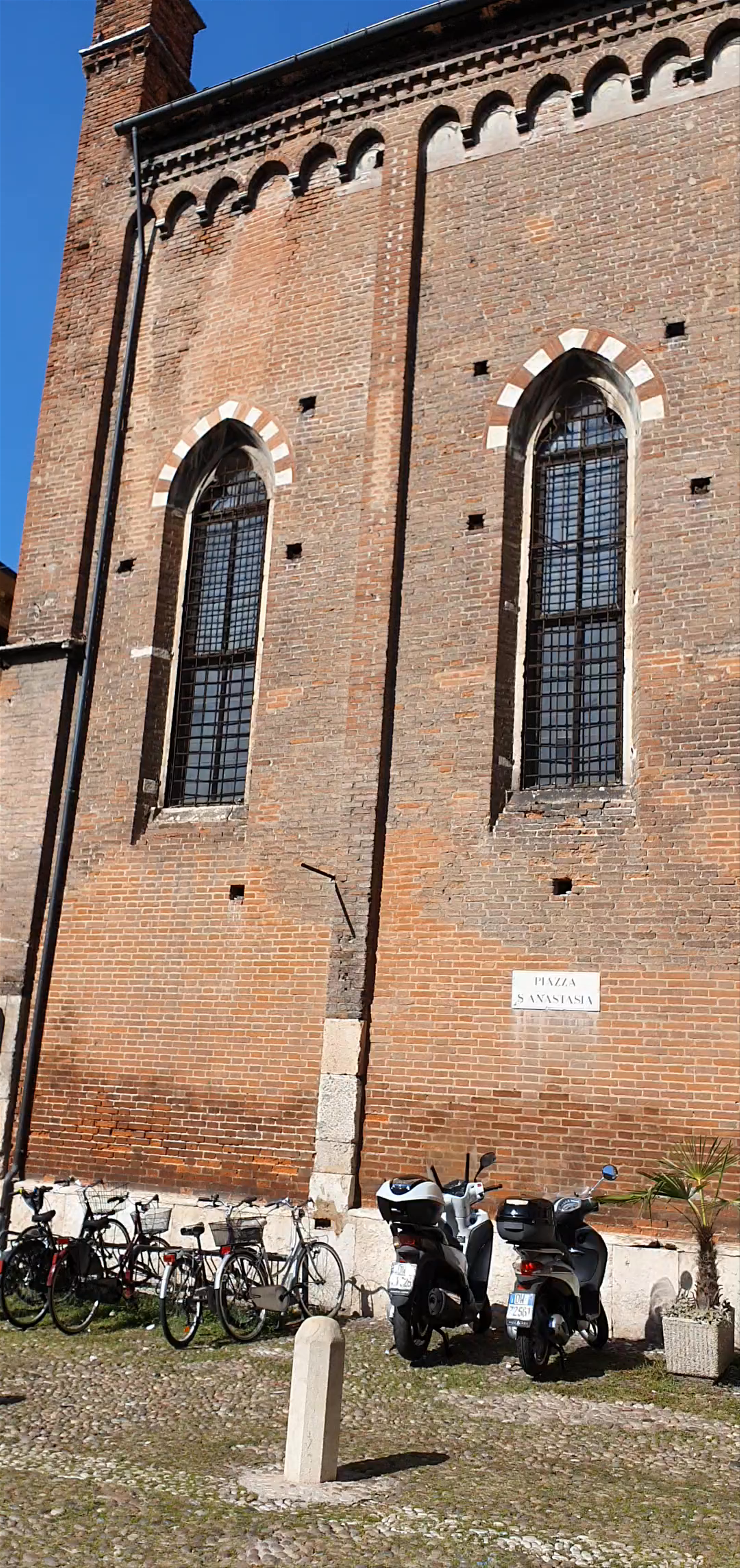 Ponte Pietra: Historic Roman Elegance in Verona